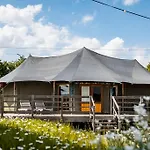Greenfields Glamping Кемпинг Дюрбюи